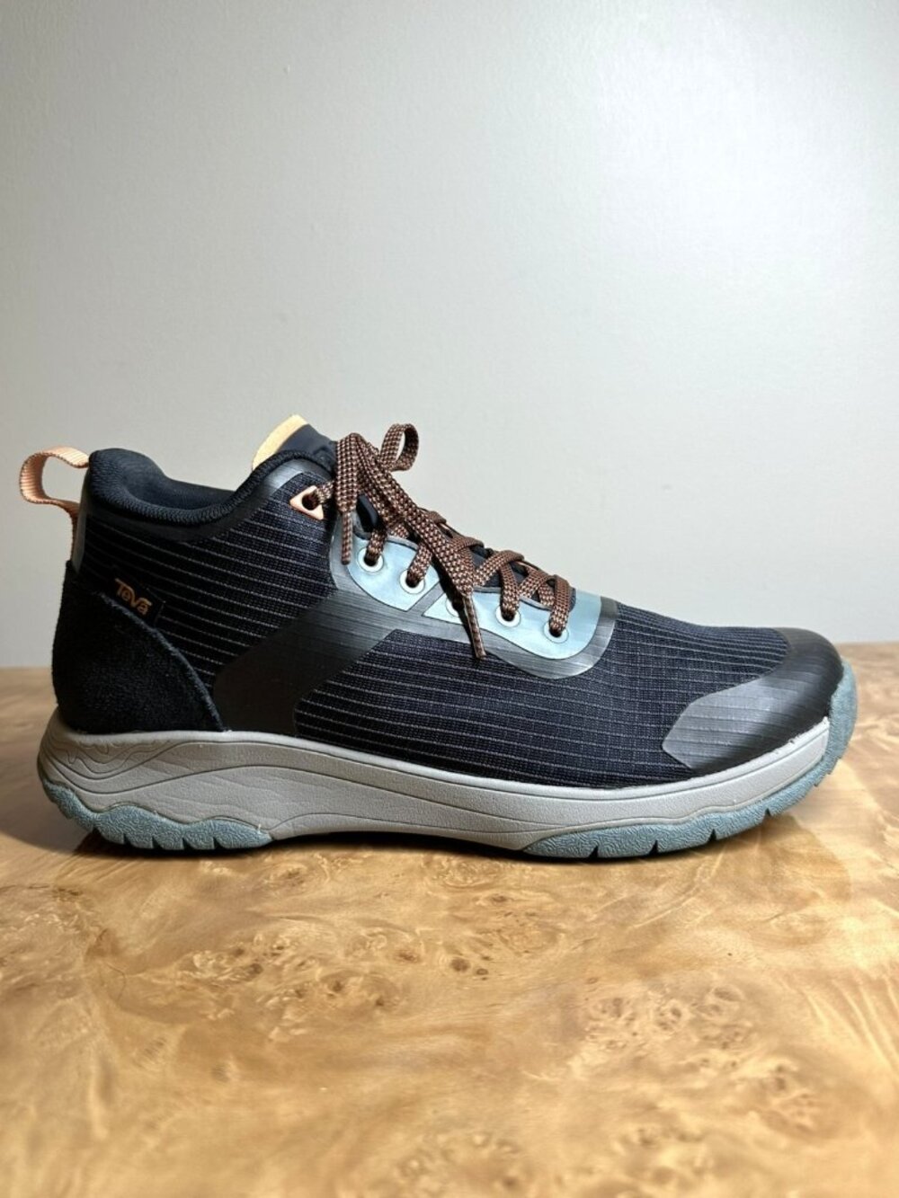 Teva Gateway Low Hiking Shoes Women's Size 9.5 Black Gray Trail Sneakers